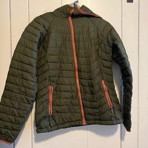 Green Columbia Puffer with red details Women’s M